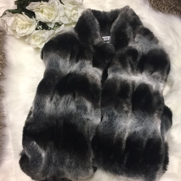 Jennifer Lopez Jackets & Blazers - Women’s Faux Fur Vest